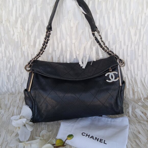 CHANEL 'Ultimate Soft Hobo' Bag - Picture 1 of 16